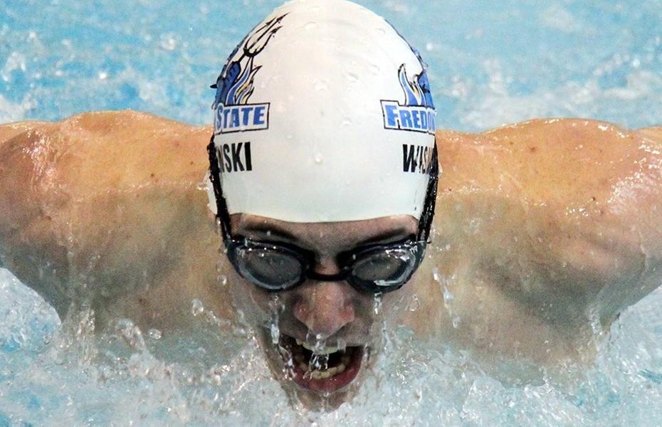 Noah Wisniewski Recognized as SUNYAC Men's Swimmer of the Week