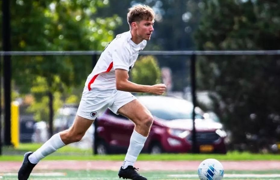 Men's Soccer Pulls Off Thriller Over New Paltz To Advance To SUNYAC Championship Game