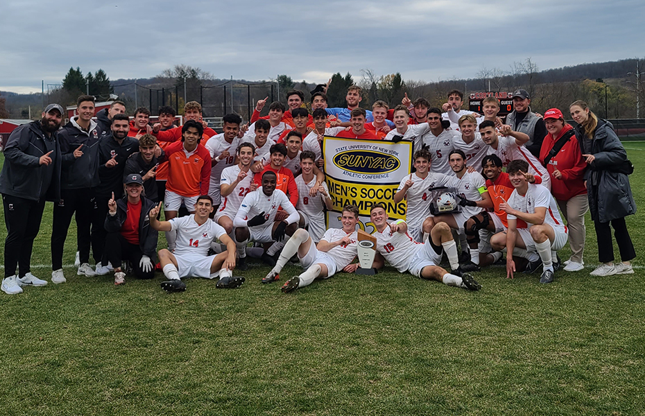 Cortland Captures 2023 SUNYAC Men's Soccer Trophy