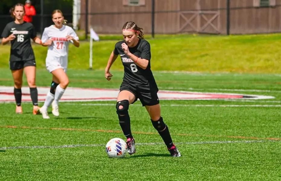 Parente's First Half Goal Leads Oneonta Past Oswego in SUNYAC Women's Soccer First Round