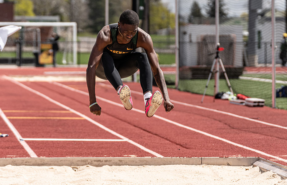 Ruggles and Page Earn Men's T&F Weekly Honors