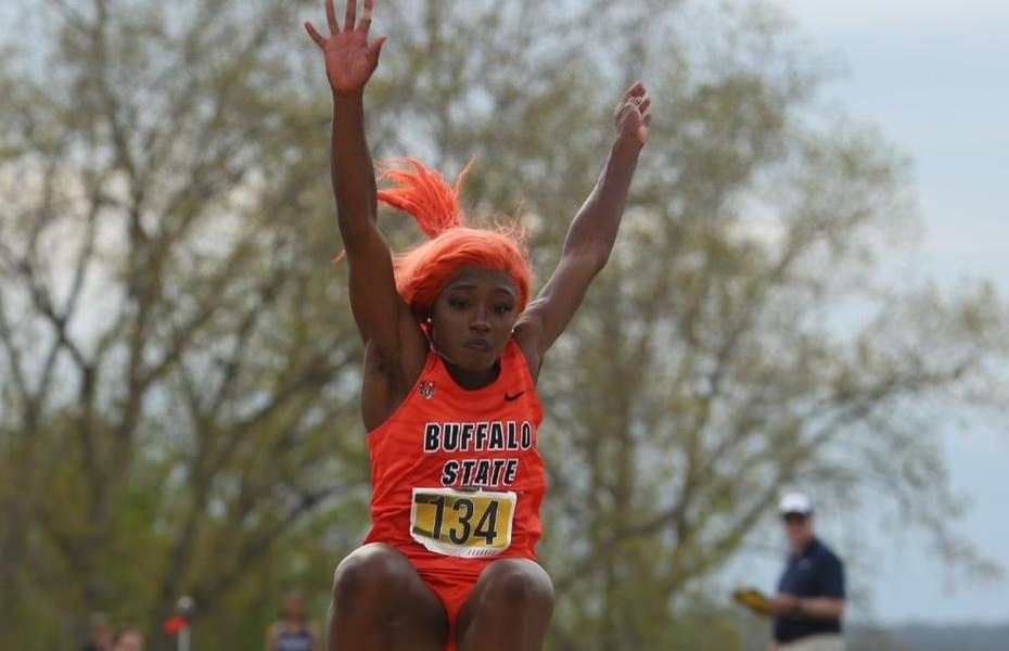 Makhia Laster Claims All-America Honors with Third-Place Finish, Natalia Sawyer Qualifies for 400 Hurdles Finals on Day One of NCAA Championships