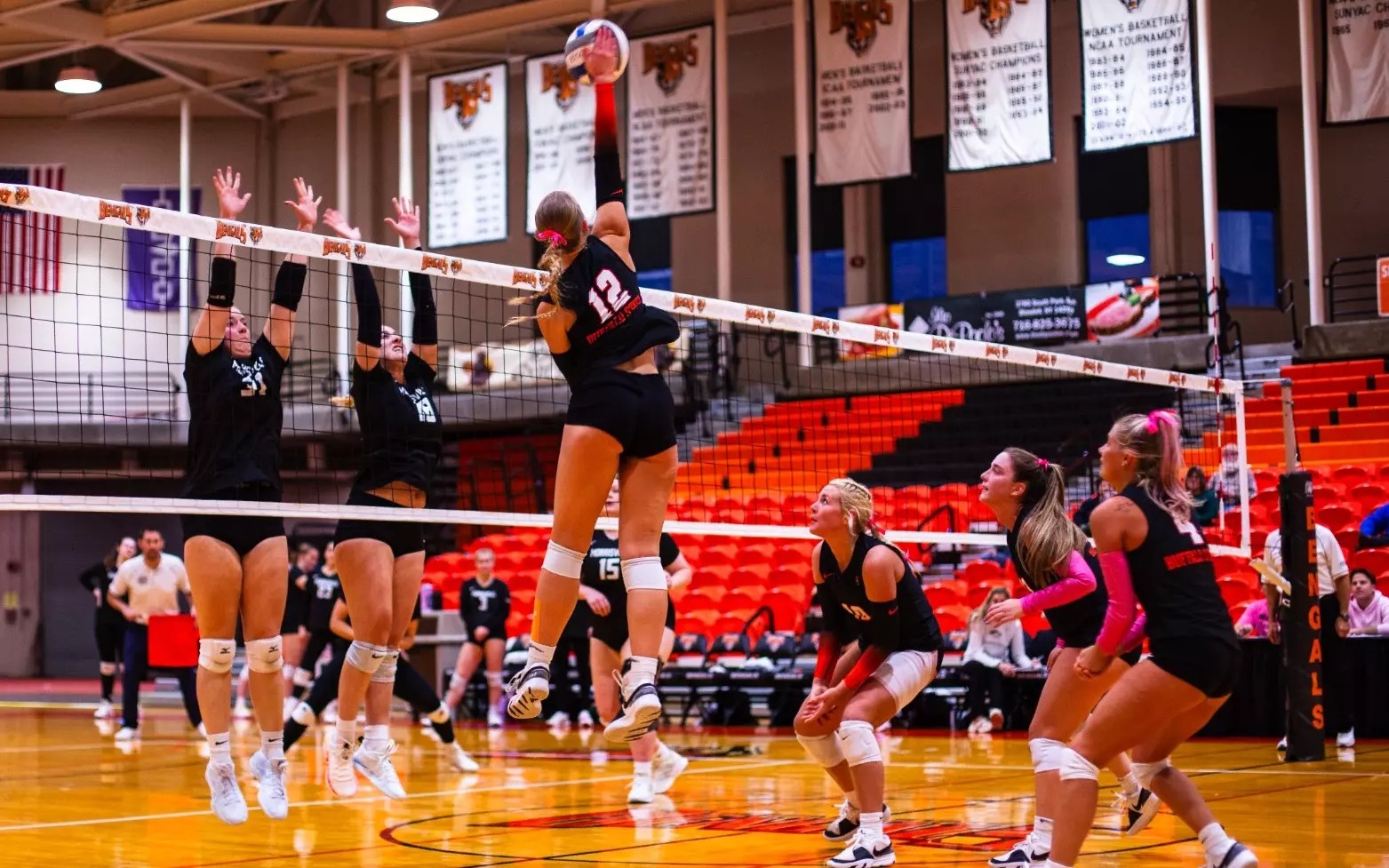 Buffalo State Women&rsquo;s Volleyball Secures &lsquo;Battle by the Lake&rsquo; Win, Advances to SUNYAC Semifinals